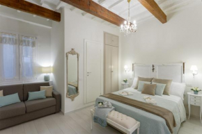 Accademia Gallery Charming Suite